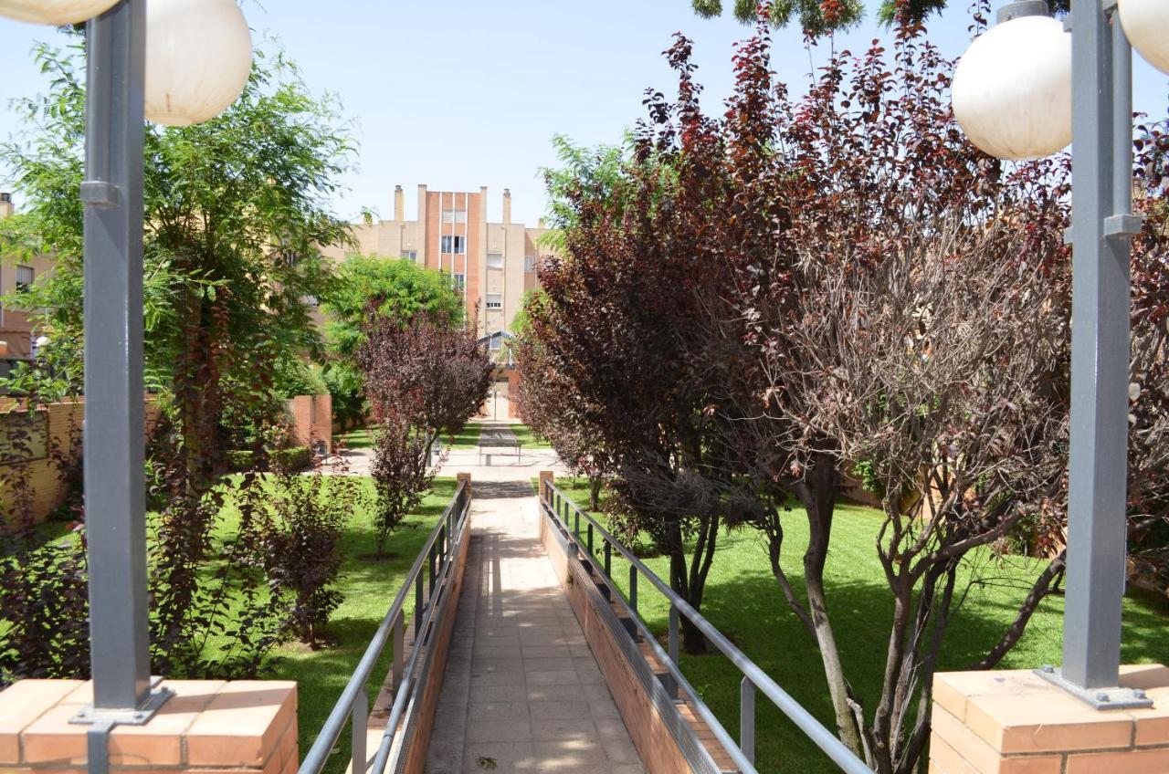 Apartamento Reformado Parking Gratis Севиля Екстериор снимка